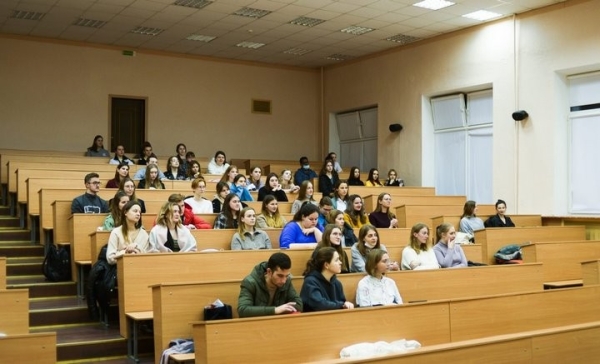 Власти прокомментировали новые правила приема в вузы и рост стоимости учебы Власти прокомментировали новые правила приема в вузы и рост стоимости учебы