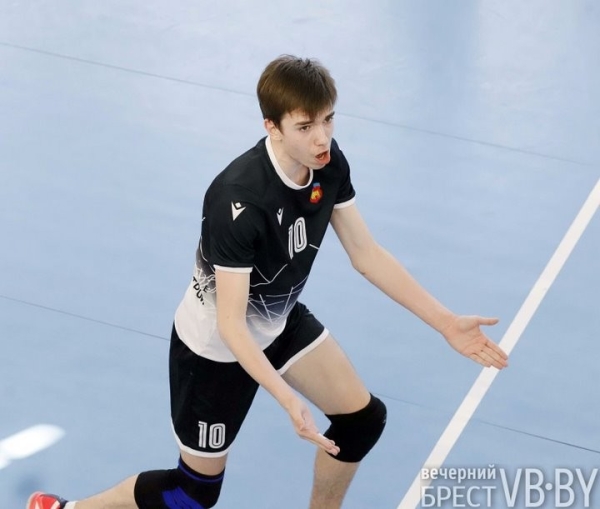 Брестские юноши выиграли серебро на домашнем турнире по волейболу