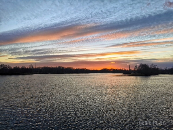 Читатель: Красивое окончание праздничного дня, 8 марта. Брест, Набережная
Читатель: Красивое окончание праздничного дня, 8 марта. Брест, Набережная