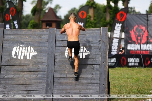 Гонки с препятствиями Bison Race в Бресте. Фото и видео