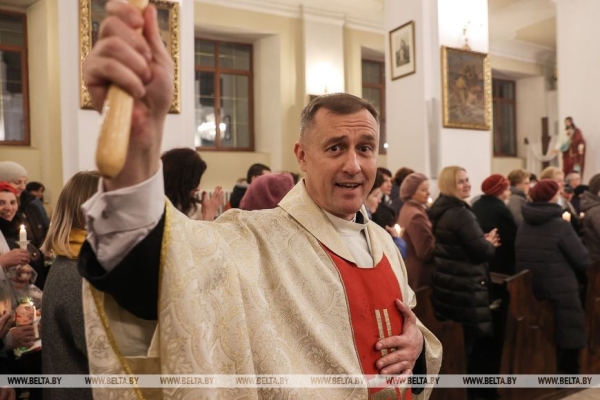 Католики празднуют Светлое Христово Воскресение Католики празднуют Светлое Христово Воскресение