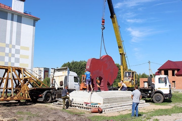 Скульптура зубра появилась в Ганцевичах