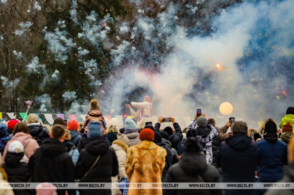 В «Беловежской пуще» Деда Мороза проводили в Антарктиду В «Беловежской пуще» Деда Мороза проводили в Антарктиду