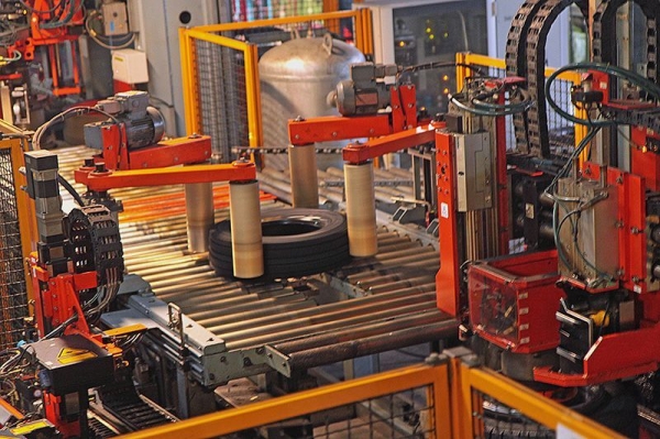 «Колёса подорожали в среднем на 45%». Поставщики рассказали о стоимости шин и ситуации на рынке Беларуси «Колёса подорожали в среднем на 45%». Поставщики рассказали о стоимости шин и ситуации на рынке Беларуси