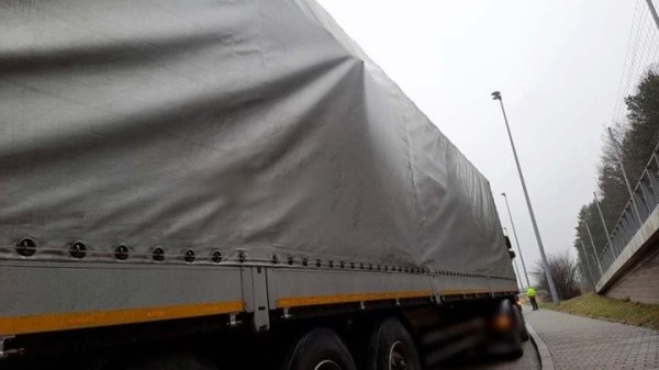 В Польше оштрафовали белоруса. «Транспортники» в потоке увидели, что с грузом что-то не так