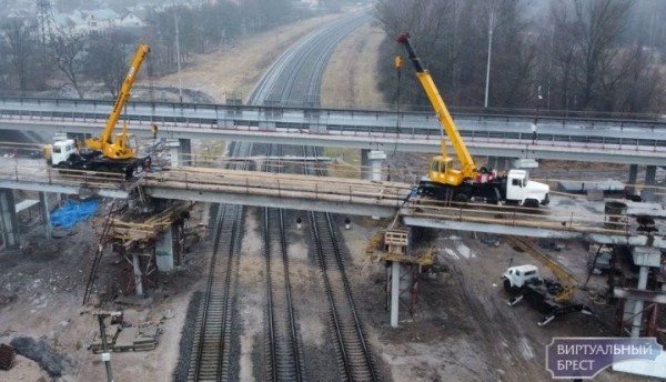 Под Брестом ремонтируют путепровод