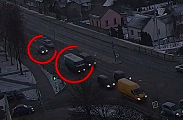 Появилось видео с камеры видеонаблюдения, как вчера в Бресте автомобиль врезался в автобус
Появилось видео с камеры видеонаблюдения, как вчера в Бресте автомобиль врезался в автобус