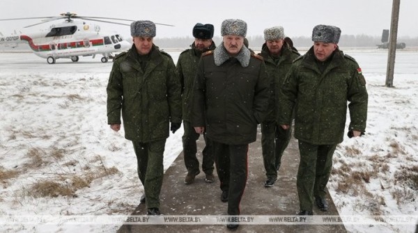 Президент Беларуси Александр Лукашенко сегодня посещает с рабочей поездкой Брестскую область Президент Беларуси Александр Лукашенко сегодня посещает с рабочей поездкой Брестскую область