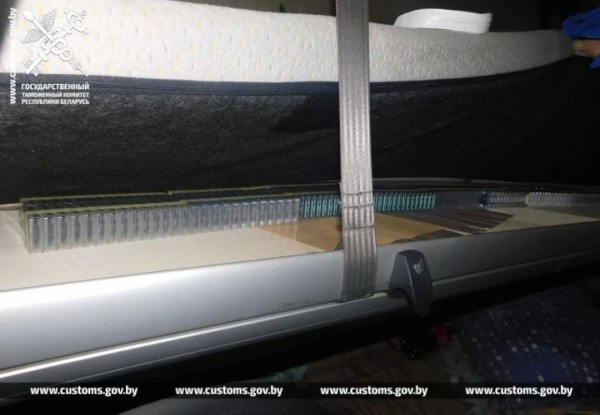 Через «Козловичи» пытались незаконно ввезти кассеты для бритвенных станков на 12 тысяч рублей