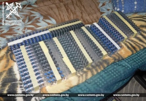 Через «Козловичи» пытались незаконно ввезти кассеты для бритвенных станков на 12 тысяч рублей