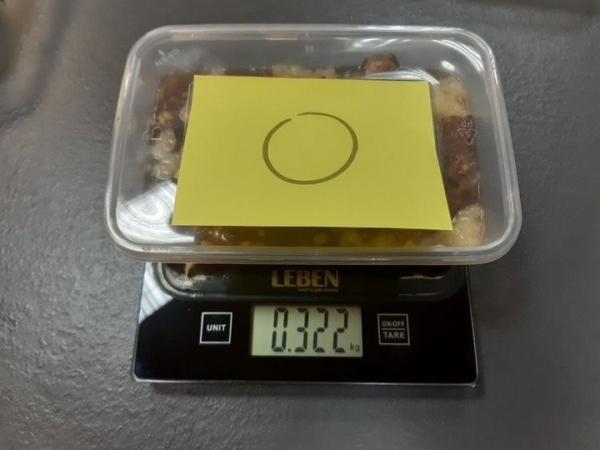 Сколько мяса в белорусской тушенке? Показываем, что внутри банок от трех производителей продукта