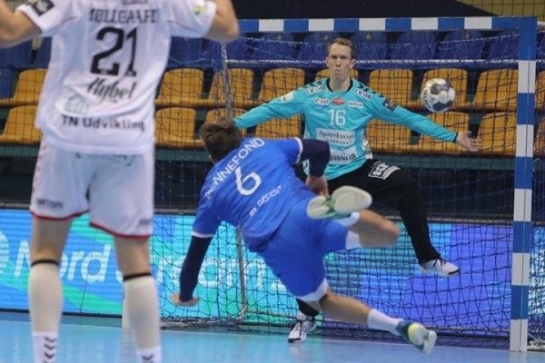 В домашнем матче Лиги чемпионов гандболисты «Мешков Брест» уступили соперникам из Дании