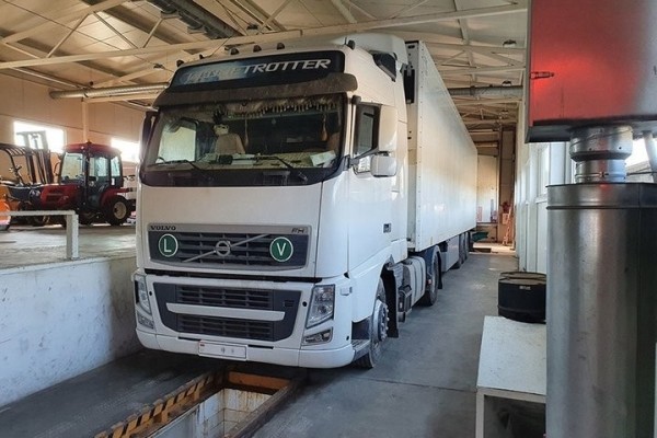 Сигареты на 2,3 миллиона евро нашли в белорусской фуре – их прятали за мешками с сажей Сигареты на 2,3 миллиона евро нашли в белорусской фуре – их прятали за мешками с сажей