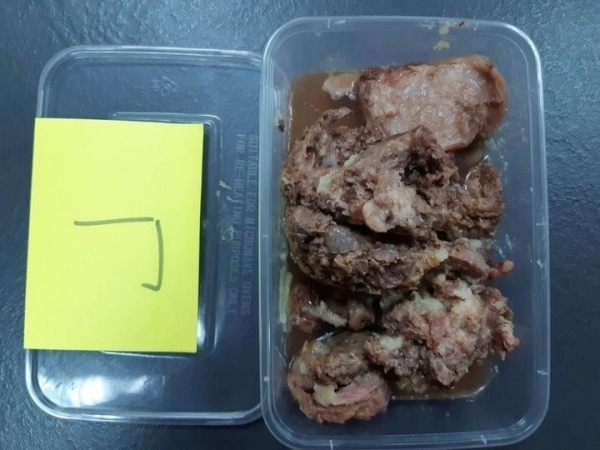 Сколько мяса в белорусской тушенке? Показываем, что внутри банок от трех производителей продукта