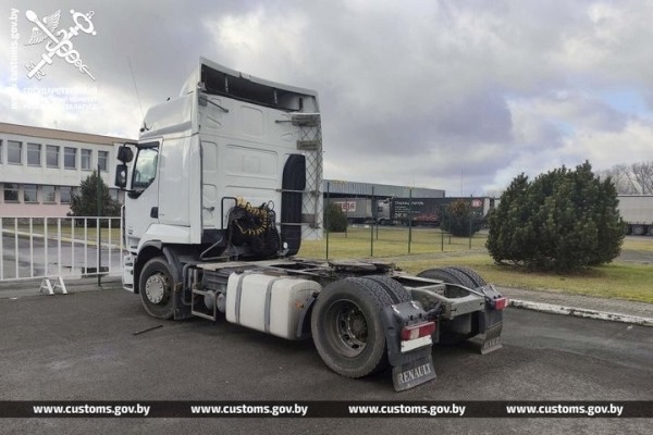 Брестскими таможенниками пресечен незаконный ввоз тягача с видоизмененным VIN-номером