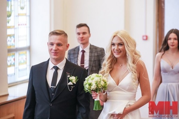 «Мы шли к этому 16 лет». Поговорили с молодоженами, которые решили заключить брак 22.02.2022 «Мы шли к этому 16 лет». Поговорили с молодоженами, которые решили заключить брак 22.02.2022