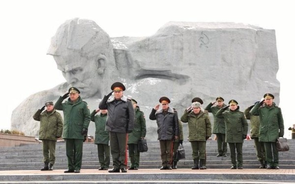 На полигоне «Брестский» отработали эпизод «по уничтожению незаконных вооруженных формирований»