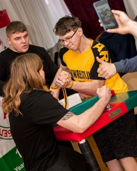 Команда из Каменецкого района победила в республиканских соревнованиях по армрестлингу