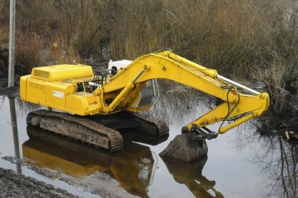 В Пинском районе готовятся установить последний пролет моста через Ясельду В Пинском районе готовятся установить последний пролет моста через Ясельду