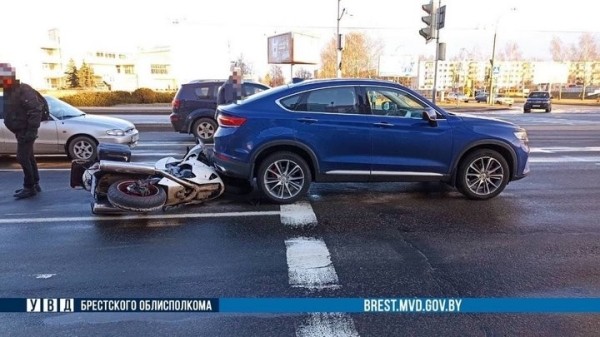 В Бресте произошло ДТП с участием мотоциклиста В Бресте произошло ДТП с участием мотоциклиста