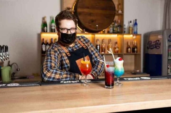 «Каждый раз новые люди, общение, эмоции». Интервью с барменом из Брестской области «Каждый раз новые люди, общение, эмоции». Интервью с барменом из Брестской области