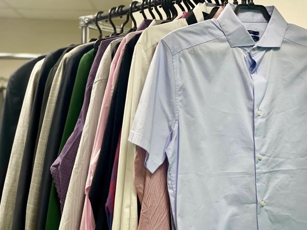 Секонд-хенд «Bonus» на Маяковского в Бресте оденет вас в известные бренды. Женская, мужская и детская одежда элитных категорий