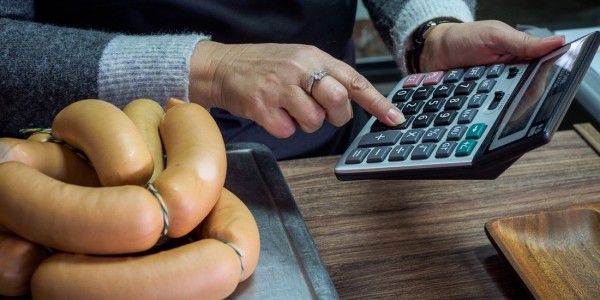 «При заказе одна цена, при оплате — выше». Покупатели возмущаются новым ценам в обычных магазинах «При заказе одна цена, при оплате — выше». Покупатели возмущаются новым ценам в обычных магазинах