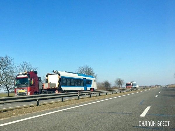 Читатель: Пару дней назад в сторону Бреста везли вагоны. Куда их потом направляют?
Читатель: Пару дней назад в сторону Бреста везли вагоны. Куда их потом направляют?