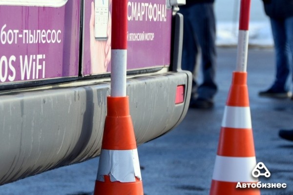 «Они же профессионалы с опытом, поэтому настроены критично». Как маршрутчиков учат безопасной езде «Они же профессионалы с опытом, поэтому настроены критично». Как маршрутчиков учат безопасной езде