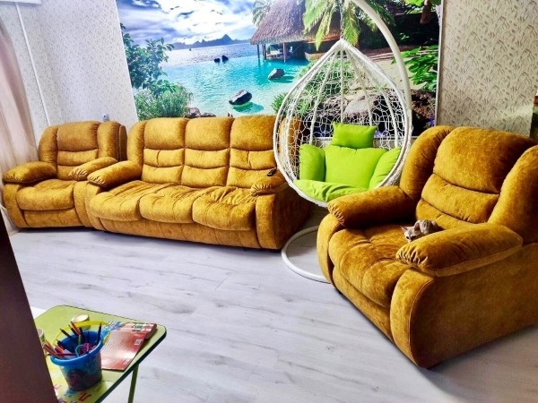 Из уставшего, изношенного дивана в шикарный и стильный предмет интерьера. Мастерская по перетяжке и ремонту мебели исполняет желания своих клиентов