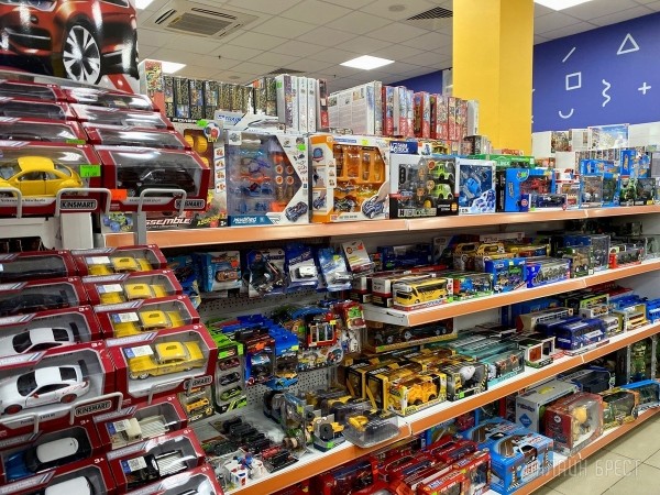 Ребрендинг брестского «Детского мира» на Советской: новый логотип и еще больше стильной одежды, забавных игрушек, школьной канцелярии Ребрендинг брестского «Детского мира» на Советской: новый логотип и еще больше стильной одежды, забавных игрушек, школьной канцелярии