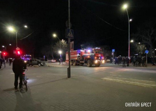Очевидец: Брестская область. В Дрогичине произошло серьёзное ДТП
Очевидец: Брестская область. В Дрогичине произошло серьёзное ДТП