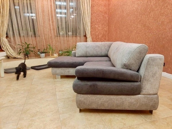 Из уставшего, изношенного дивана в шикарный и стильный предмет интерьера. Мастерская по перетяжке и ремонту мебели исполняет желания своих клиентов