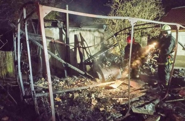 В Берёзовском районе сгорел вагончик В Берёзовском районе сгорел вагончик