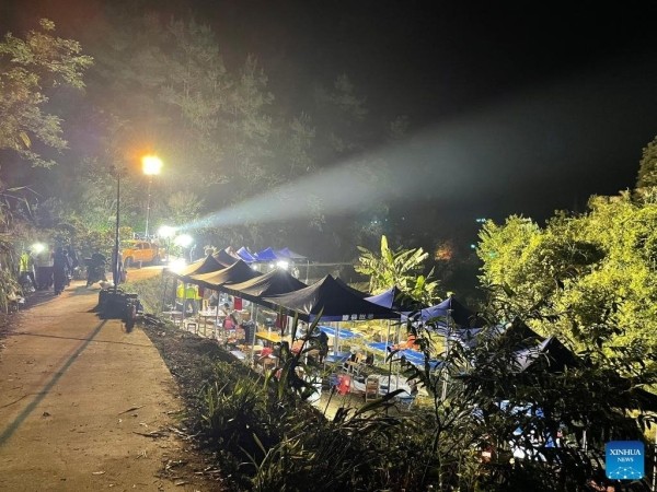 Выживших нет. Подробности с места крушения китайского Boeing 737 Выживших нет. Подробности с места крушения китайского Boeing 737