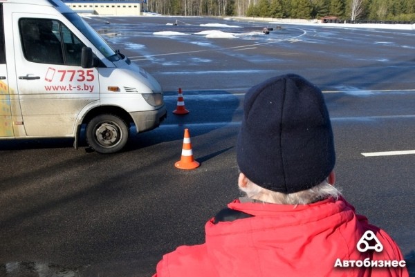 «Они же профессионалы с опытом, поэтому настроены критично». Как маршрутчиков учат безопасной езде «Они же профессионалы с опытом, поэтому настроены критично». Как маршрутчиков учат безопасной езде