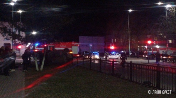 Очевидец: Брестская область. В Дрогичине произошло серьёзное ДТП
Очевидец: Брестская область. В Дрогичине произошло серьёзное ДТП