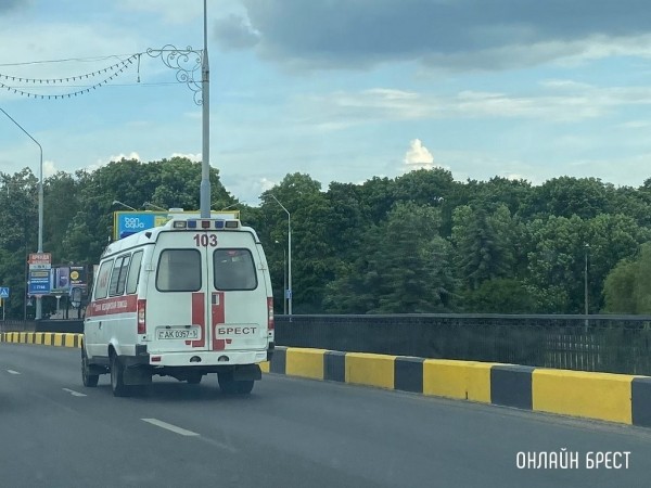 На жителе Брестской области загорелась одежда. С ожогами 15% тела его доставили в больницу