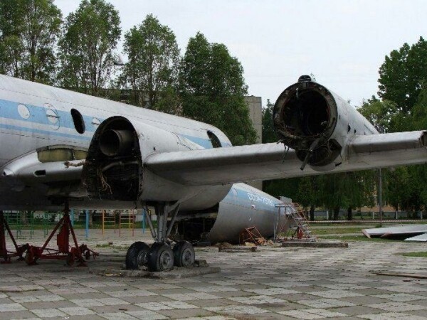 
                Читатель: Демонтаж самолёта на Востоке в Бресте, 2009 год
            