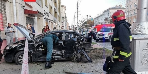 Камера засняла момент аварии с Jaguar в Гомеле. Водителя осудили