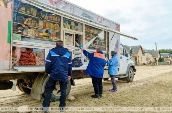 «Магазин на колесах». Как в Брестской области работают автолавки