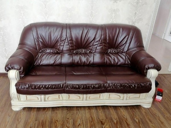 Из уставшего, изношенного дивана в шикарный и стильный предмет интерьера. Мастерская по перетяжке и ремонту мебели исполняет желания своих клиентов