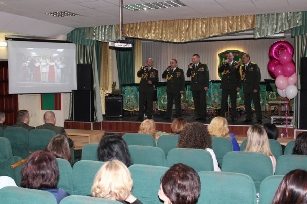 Пинские пограничники поздравили женщин с 8 Марта