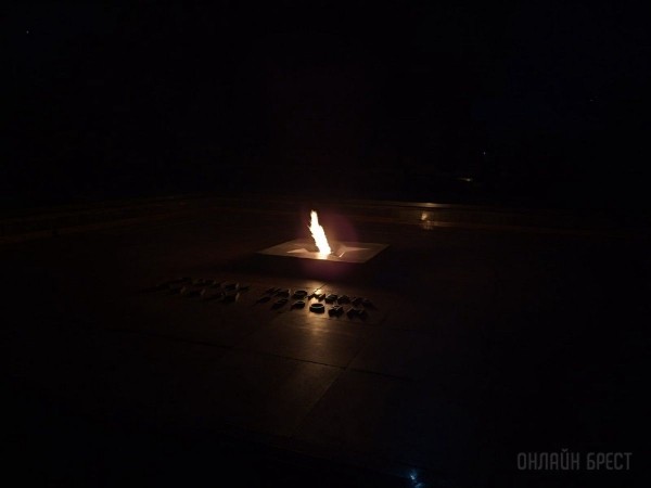 
                Читатель: Брестская крепость вечером
            