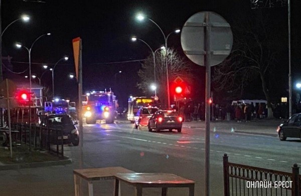 Очевидец: Брестская область. В Дрогичине произошло серьёзное ДТП
Очевидец: Брестская область. В Дрогичине произошло серьёзное ДТП