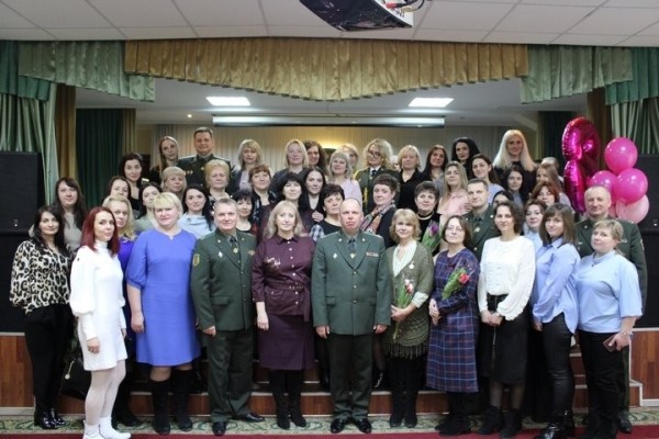 Пинские пограничники поздравили женщин с 8 Марта