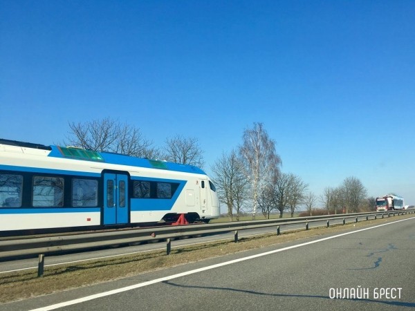 Читатель: Пару дней назад в сторону Бреста везли вагоны. Куда их потом направляют?
Читатель: Пару дней назад в сторону Бреста везли вагоны. Куда их потом направляют?