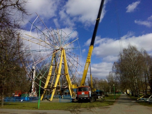 Раньше и сейчас: Колесо обозрения в Бресте
Раньше и сейчас: Колесо обозрения в Бресте