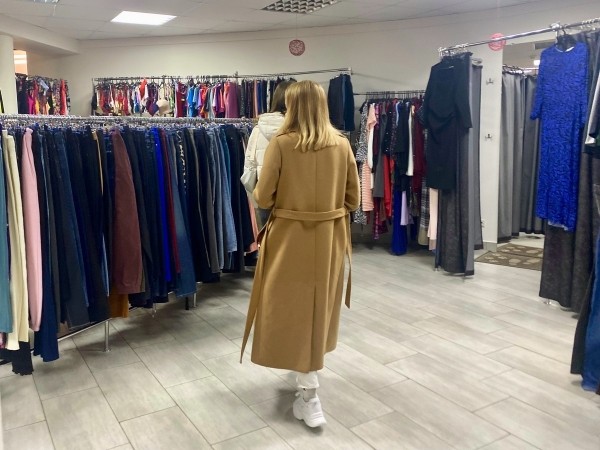 Секонд-хенд «Bonus» на Маяковского в Бресте оденет вас в известные бренды. Женская, мужская и детская одежда элитных категорий