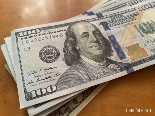 Почему курсы валют Нацбанка и в обменниках так сильно отличаются? Почему курсы валют Нацбанка и в обменниках так сильно отличаются?